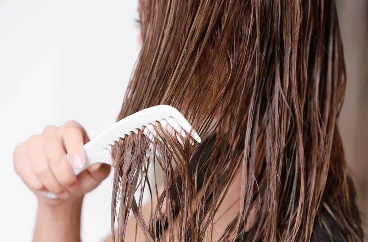 Расчесывание мокрых волос